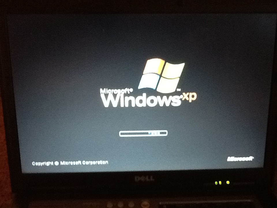 windows XP весит на заставке без неповреждающего режима